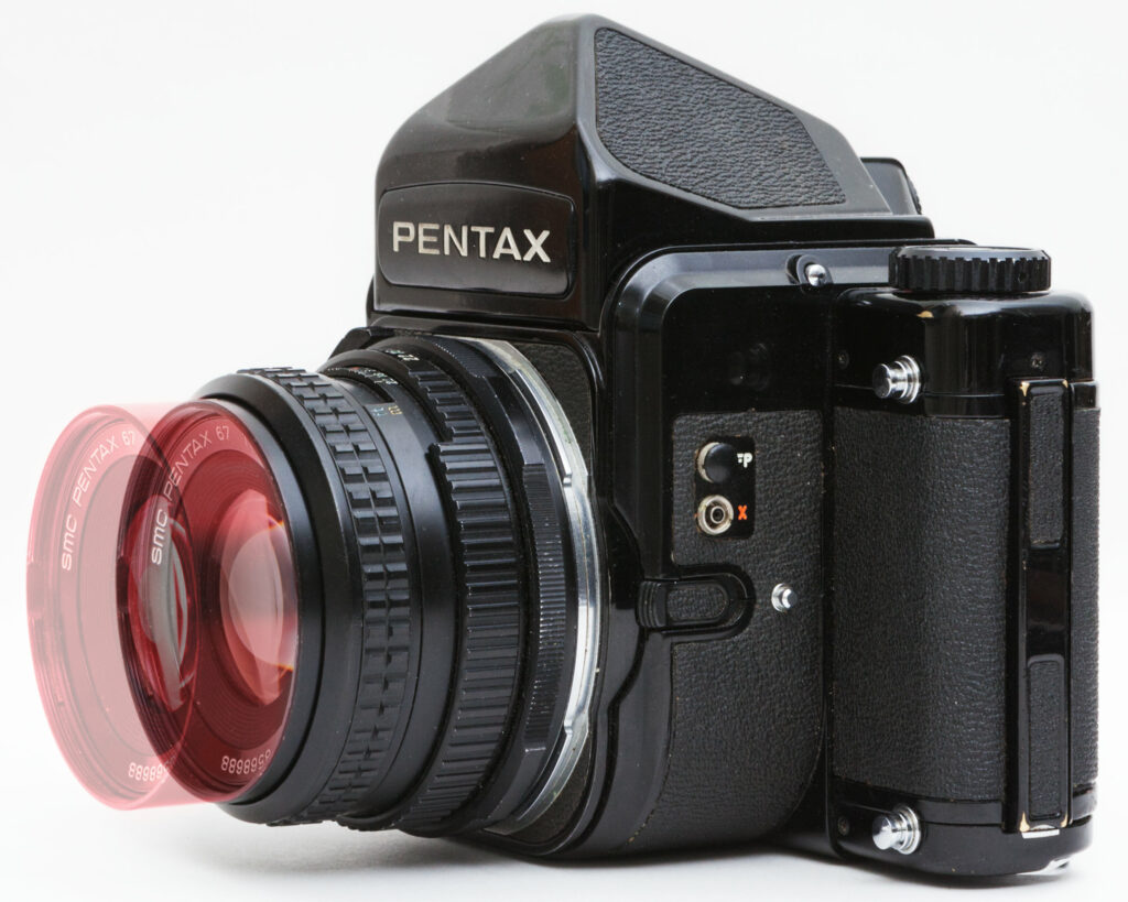 Pentax 67 90mm F2.8 - side view
